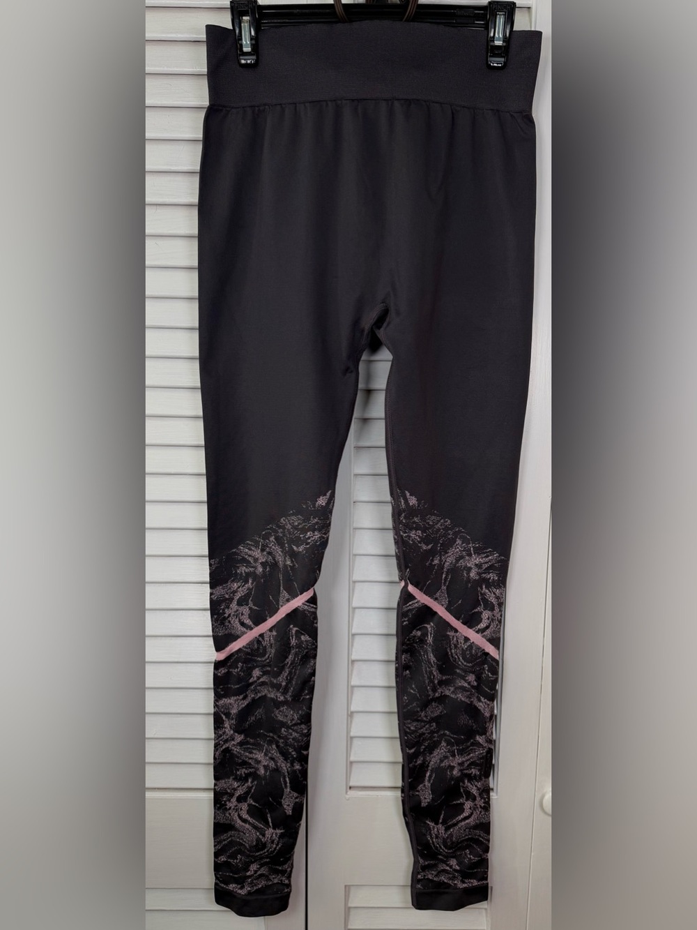 Fabletics High-Rise Seamless Stirrup Leggings XL Black Pink Marble Activewear